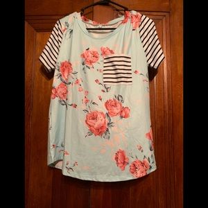 Tops - Floral top Tops - Floral top